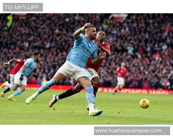 曼联与曼城激战联赛杯决战老特拉福德谁能笑到最后