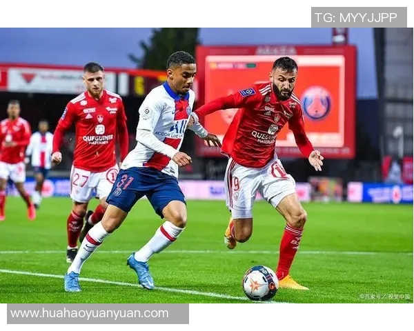 兰斯与布雷斯特对决分析球队状态与战术布局探讨